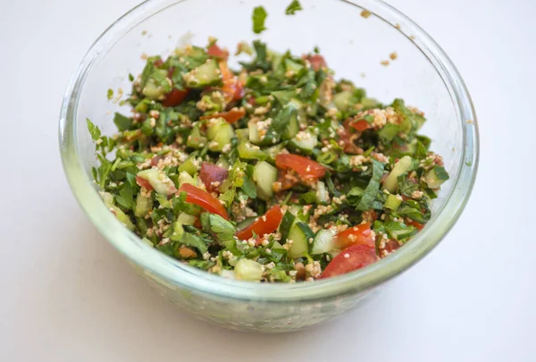 Leckerer Salat Der Mittelöstlichen Küche Tabule Zubereitet Aus Gemüse Kräutern — Stockfoto