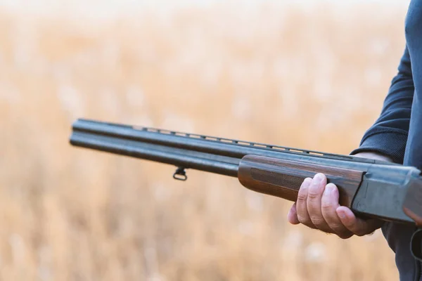 Homme Chasseur Prêt Chasser Avec Fusil Chasse Chasseur Tient Fusil — Photo