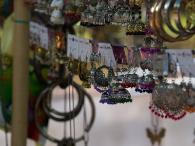 Dilli Haat takı