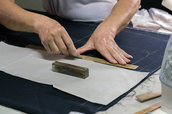 Making suits ,tailoring by hand — Stock Photo, Image