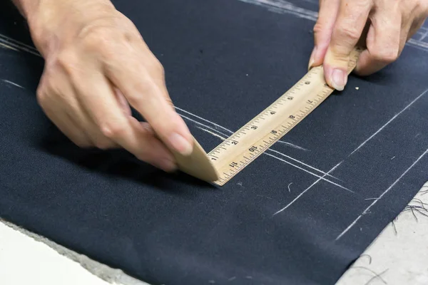 Tailoring, patterning by hand — Stock Photo, Image