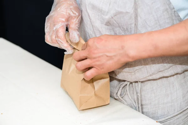 Embalaje de pan en bolsa de papel — Foto de Stock