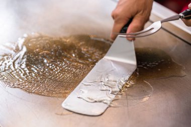 Yemek pişirmek için sıcak yağ hazırlık ile pan