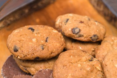 Bir tepsi RAF, çerez yakın çekim vurdu taze kurabiyeleri