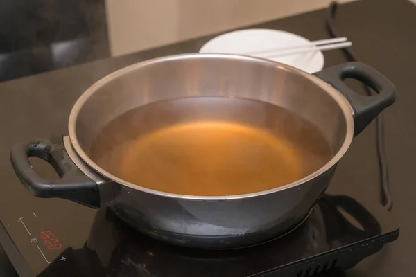 Forró leves konyha a pot, mint egy szimbólum, főzés vagy élelmiszer előtti — Stock Fotó