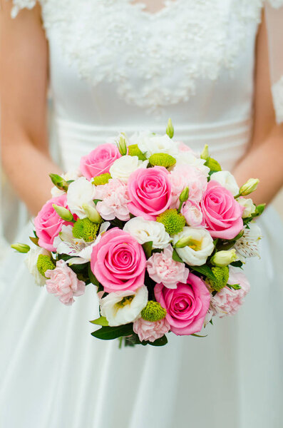 Wedding bouquet with pink roses