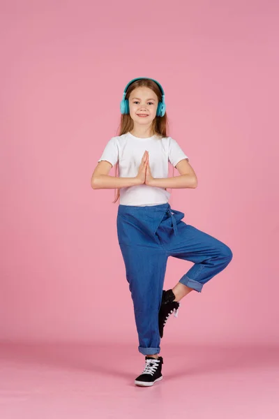 Bailando Cantando Adolescente Escuchar Música Interés Inicial Basado Música Recomendada — Foto de Stock