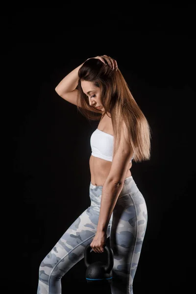 Ejercicio Fitness Mujer Sosteniendo Pesas Bíceps Entrenamiento Fuerza Hermoso Instructor —  Fotos de Stock