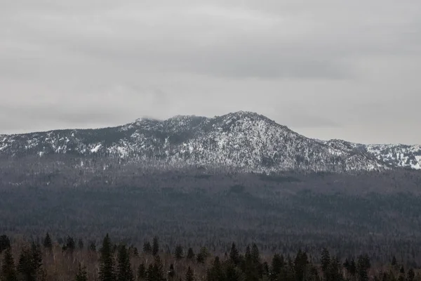 Mächtige Schneebedeckte Berge Winter Naturpark Von Taganay Bergkette Mit Hohen — Stockfoto