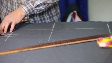 İş terzi. Tasarımcı iş elbise