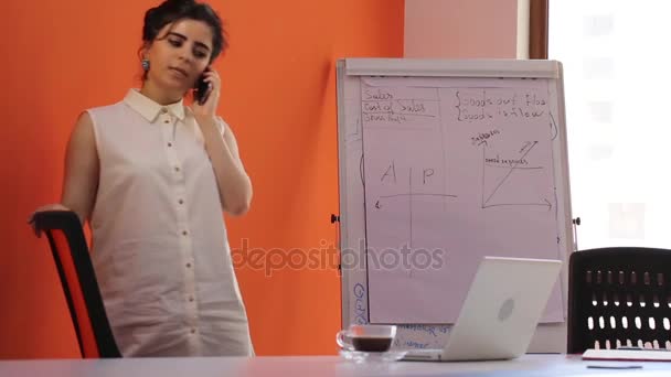 Žena manažer v práci — Stock video