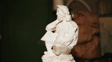 Heykeltraş iş alçı ile