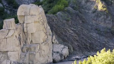 kırpma, temizlik, şekillendirme ve aşırı tek doku at nalı hooves demirci dükkanında bıçak kullanarak kapalı kesme. At horseshoeing at nalı maker. Azerbaycan