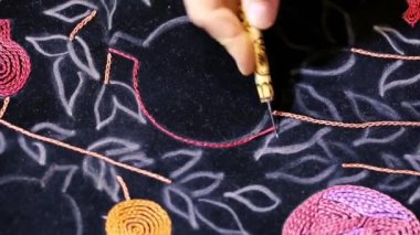 Nakış sanat ve nakış, kanca motifleri vardır iyi bilinen çiçek tasarımları/el sanatları/tarafından yapılan deneyimli Usta'nın iğne iş, Azərbaycanda iyi nakış. Eski vintage sanat.