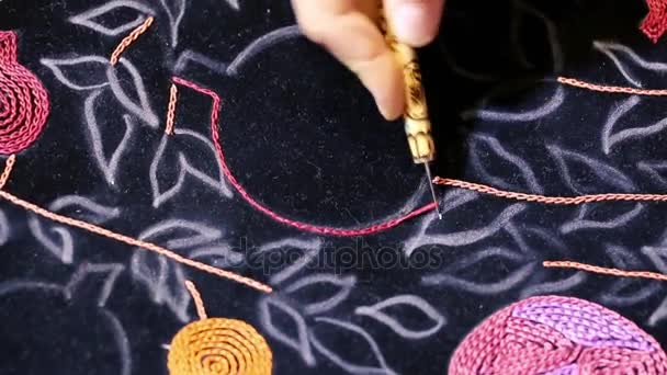 Art De La Broderie Crochet Broderie Motifs Sont Bien Connu Fleur Dessinsartisanatfait De Fines Broderies En Azerbaïdjan Travaux Daiguille De Lartisan Expérimenté Ancien Art Vintage