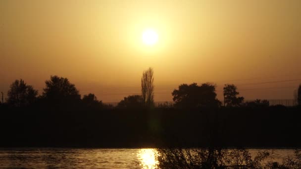 Puesta de sol en el río - Azerbaiyán paisajes — Vídeo de stock