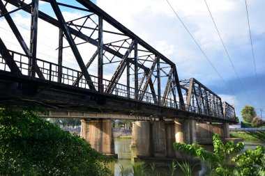Ratchaburi, Tayland Mae Klong Nehri üzerinde çapraz demiryolu