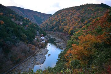 bakış nehir ve orman arashiyama, Sonbahar sezonu