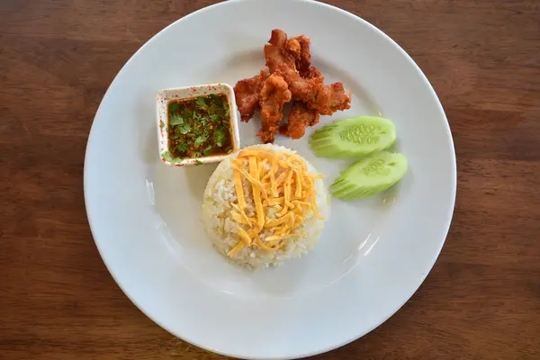 豚肉とニンニクと唐辛子、タイ料理風 — ストック写真