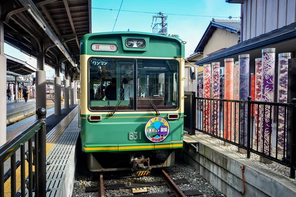 KYOTO, JAPÃO - 6 de dezembro de 2016 - Keifuku Randen Tram Line — Fotografia de Stock