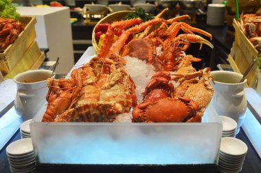 Açık büfe doğrultusunda buzda Yengeç