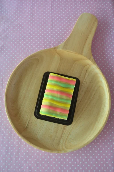 Domowy sernik Brownie z kolorów tęczy — Zdjęcie stockowe