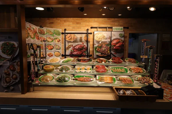 Singapore January 2020 Tourist Ordering Food Food Court Shoppes Marina — Stock Photo, Image