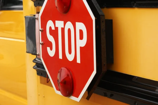 Señal de parada de autobús escolar —  Fotos de Stock