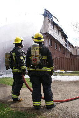Editoryal apartmanda yangın