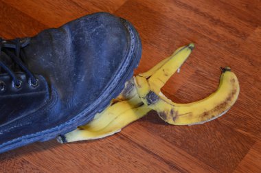 Muz Kabuğu üzerinde Yürüyüş