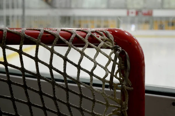 Mise en place de la patinoire de hockey — Photo