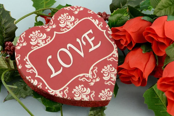 Romantic Roses and Chocolates — Stock Photo, Image