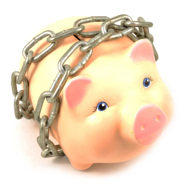 Ein Isoliertes Überweißes Hintergrundbild Eines Sparschweins Das Eine Stahlkette Eingewickelt — Stockfoto