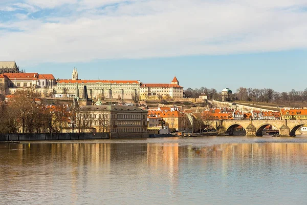 Prag Çek Cumhuriyeti Panoramik Görüntülemek Karlov Şehir Köprü Nehri Vltava — Stok fotoğraf