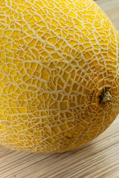 Melon Jaune Mûr Gros Plan Fruit Entier Sucré Sur Fond — Photo