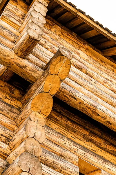 Drewniana Ściana Starego Fortu Złożona Okrągłych Kłód Ochrona Miasta Zdjęcie — Zdjęcie stockowe