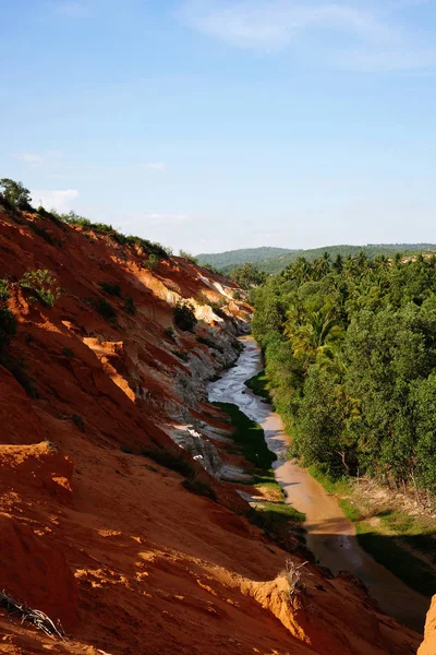 Bellissimo punto di riferimento della fata Stream Canyon nel pomeriggio, Vietnam . — Foto Stock