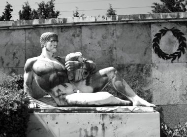 Spartan 300 bir anıt