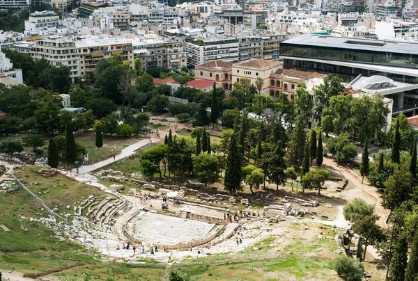 Історичний театру в центрі міста Афіни — стокове фото