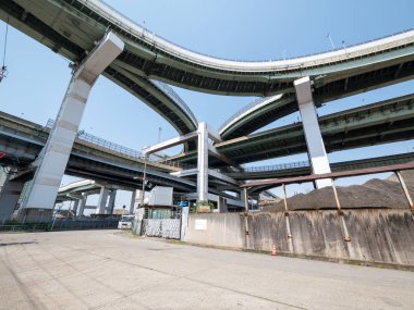 Kavşağı'nda Japonya