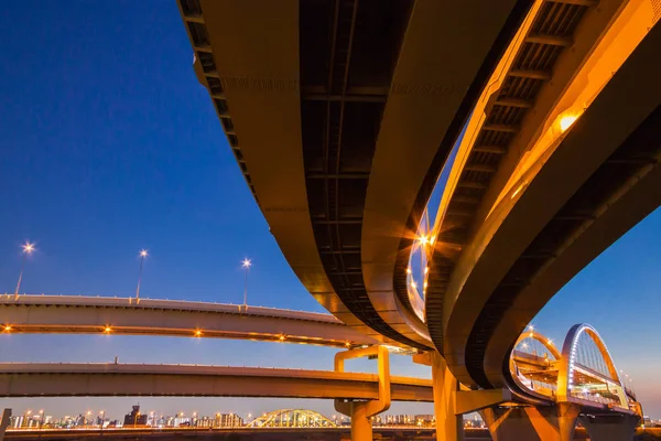 Kavşağı'nda Japonya gece görünümü