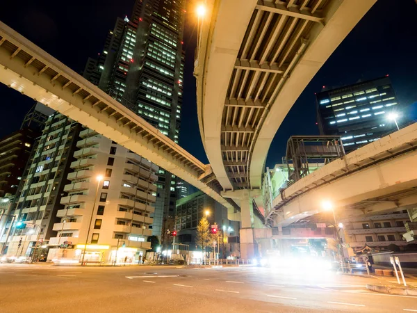 Kreuzung in japanischer Nachtsicht — Stockfoto