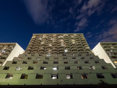 Konut Kompleksi gece görünümü