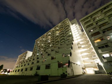 Konut Kompleksi gece görünümü