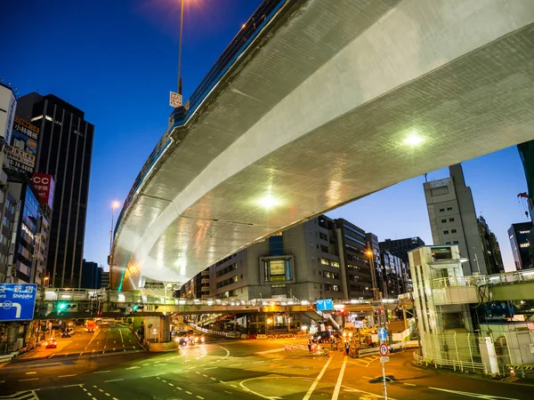 Tokyo Shibuya gelişme gece görünümü — Stok fotoğraf