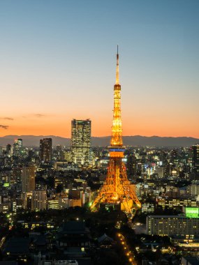 Japonya'da gözlem odası gece görünümü