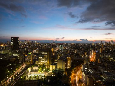 Japonya'da gözlem odası gece görünümü