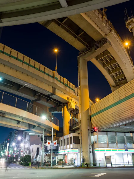 Перехід в Японія нічний погляд — стокове фото