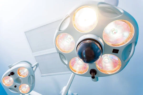 Parlak tıbbi lambalar — Stok fotoğraf