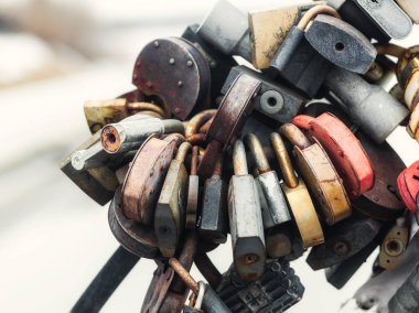 Birçok metal kilitleri